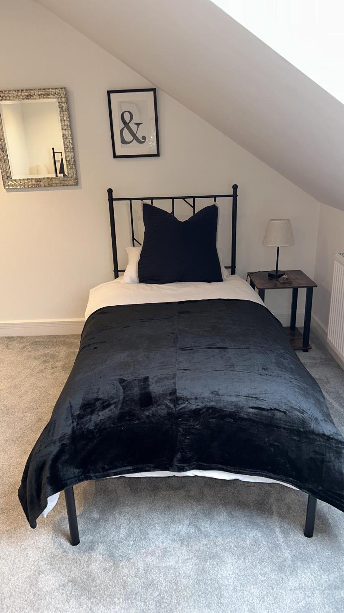 Modern Harrogate House Sleeps 10, Cinema Room & Hot Tub Екстериор снимка