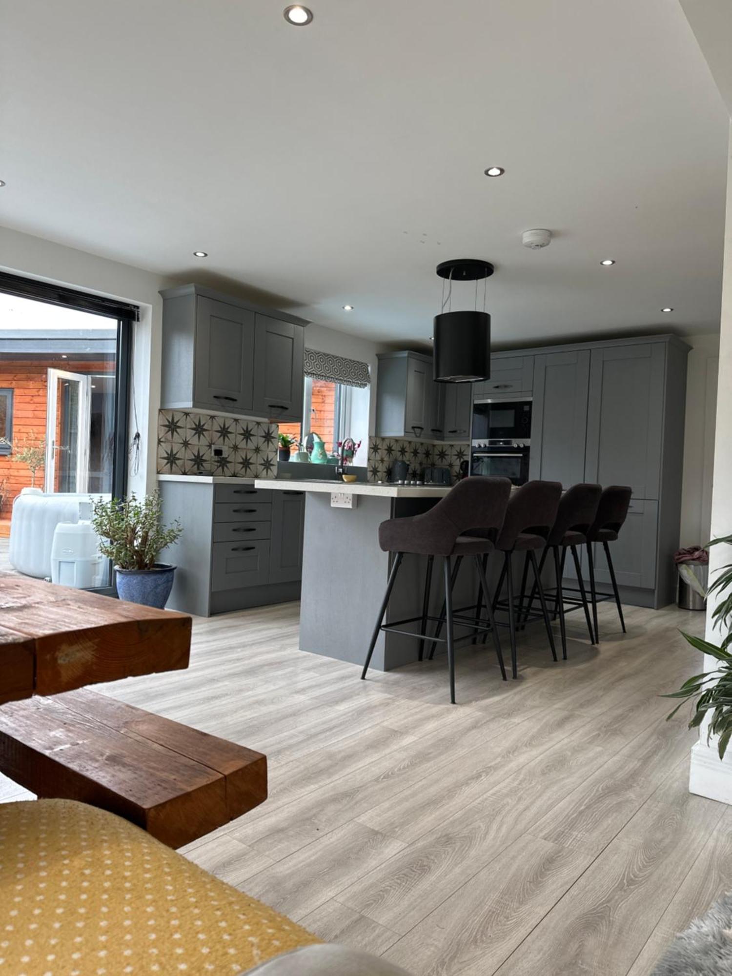 Modern Harrogate House Sleeps 10, Cinema Room & Hot Tub Екстериор снимка